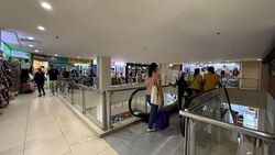 Lucky Plaza (D9), Retail #575892421